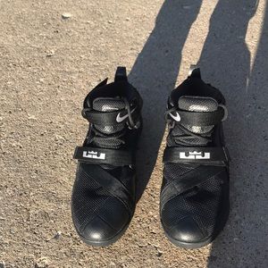 Nike lebron soldier 9
